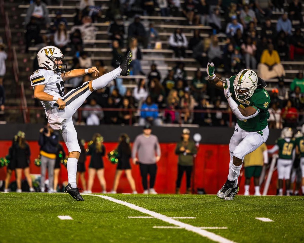 JakeDaugherty20's tweet photo. SENIOR YEAR PUNTING STATS 

- 44 punts 

- average 40 yards 

- 9 punts inside 20 https://t.co/z9PpKSXQBq