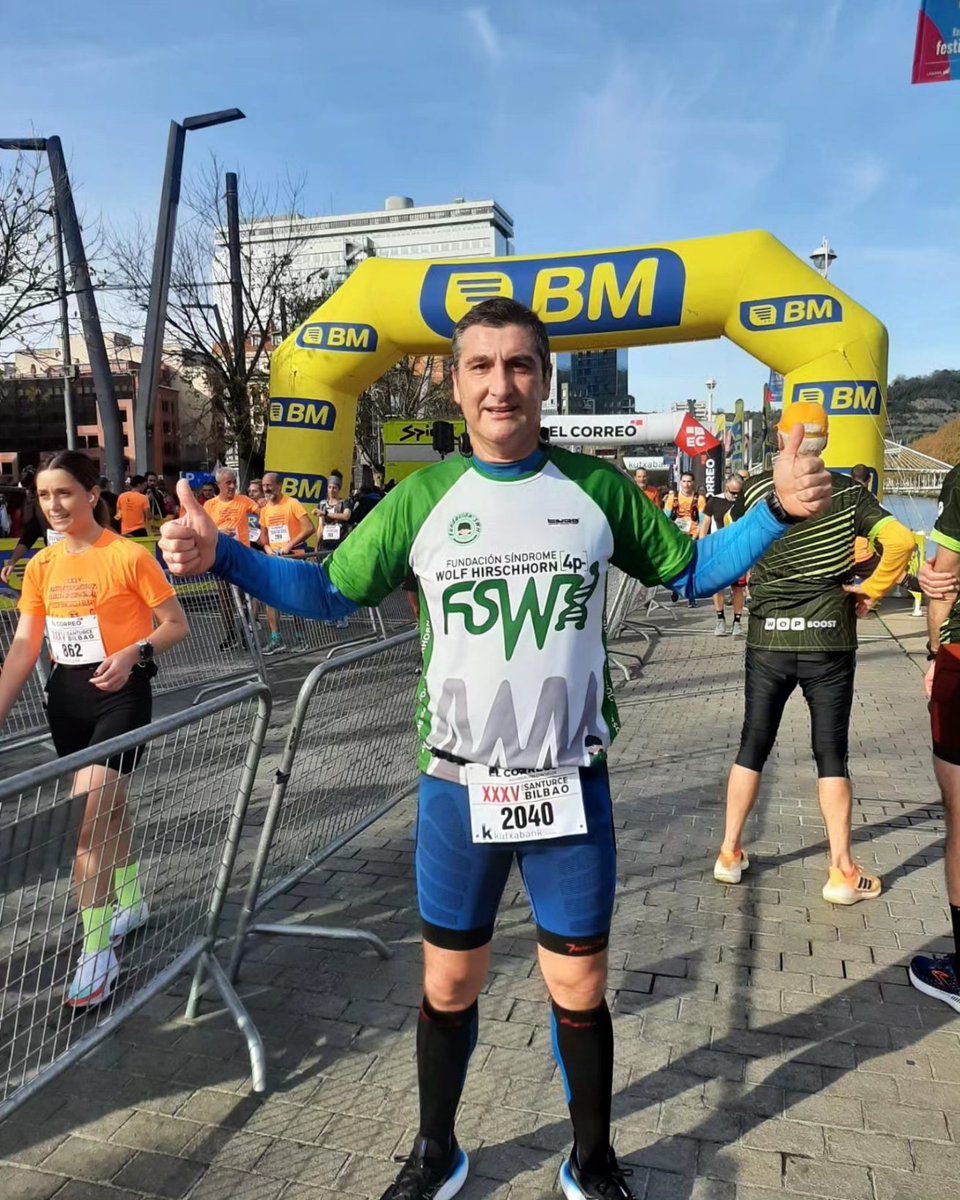 Fswh4pmenos's tweet photo. Este fin de semana nuestro gran amigo Txema, quemó zapatillas en la Santurce a Bilbao con la #MareavERdeSWH !!!! 🏃👟👟

#FSWH #4pmenos #SanturceBilbao #carreras #runners https://t.co/JO001lWM04