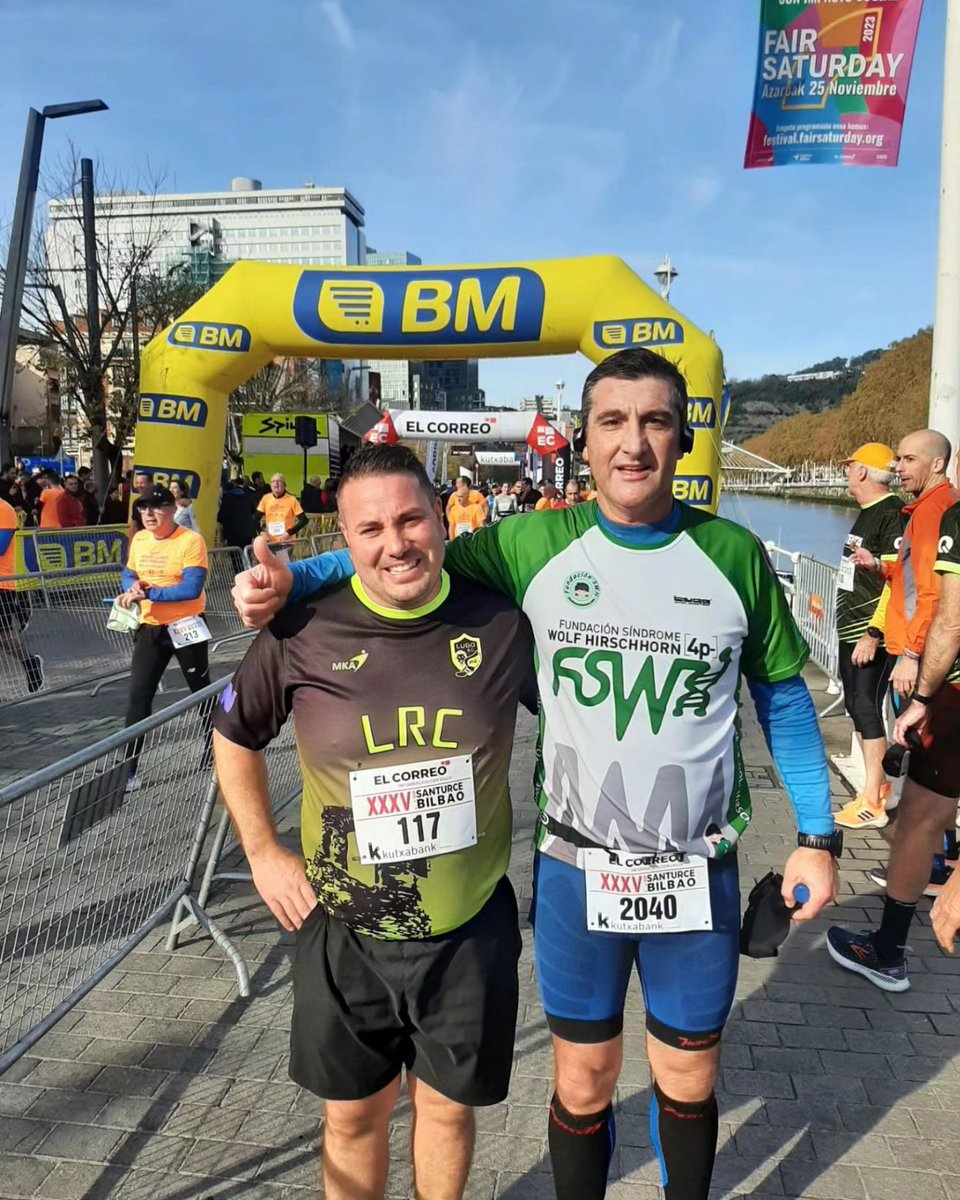 Fswh4pmenos's tweet photo. Este fin de semana nuestro gran amigo Txema, quemó zapatillas en la Santurce a Bilbao con la #MareavERdeSWH !!!! 🏃👟👟

#FSWH #4pmenos #SanturceBilbao #carreras #runners https://t.co/JO001lWM04