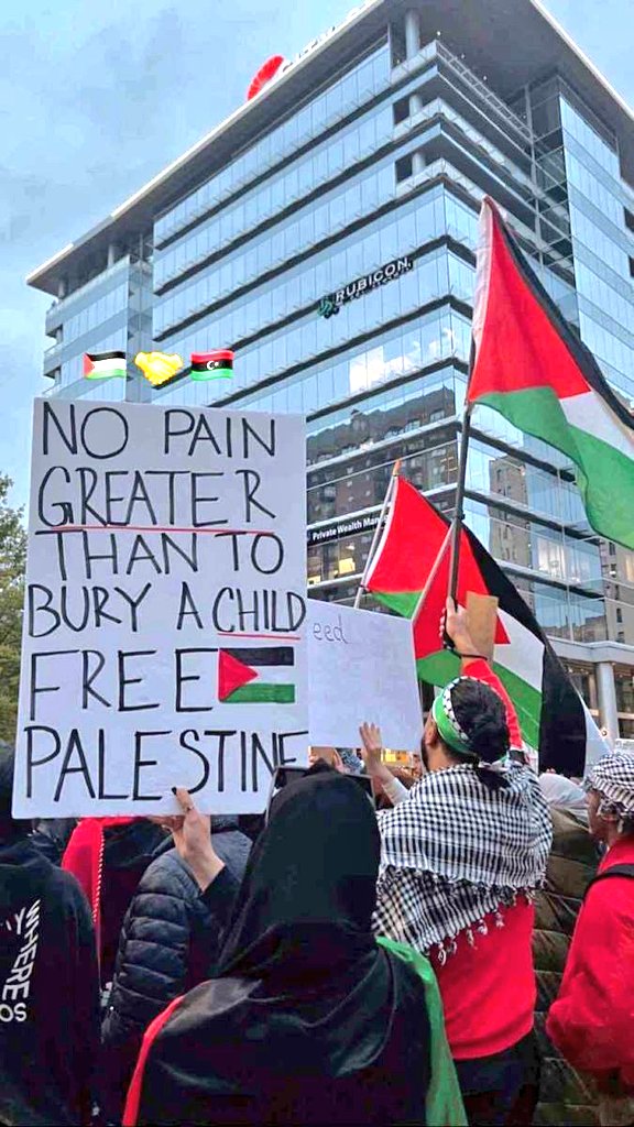 Missh983's tweet photo. @jacksonhinkle stand with humanity.
Stand with Palestine
#FreePalestineFromIsraeINOW 
#freepalestine https://t.co/jEQWCkFJ3c