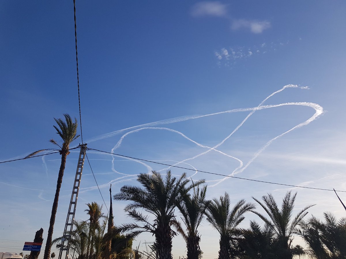 El piloto empinando el codo antes del vuelo...