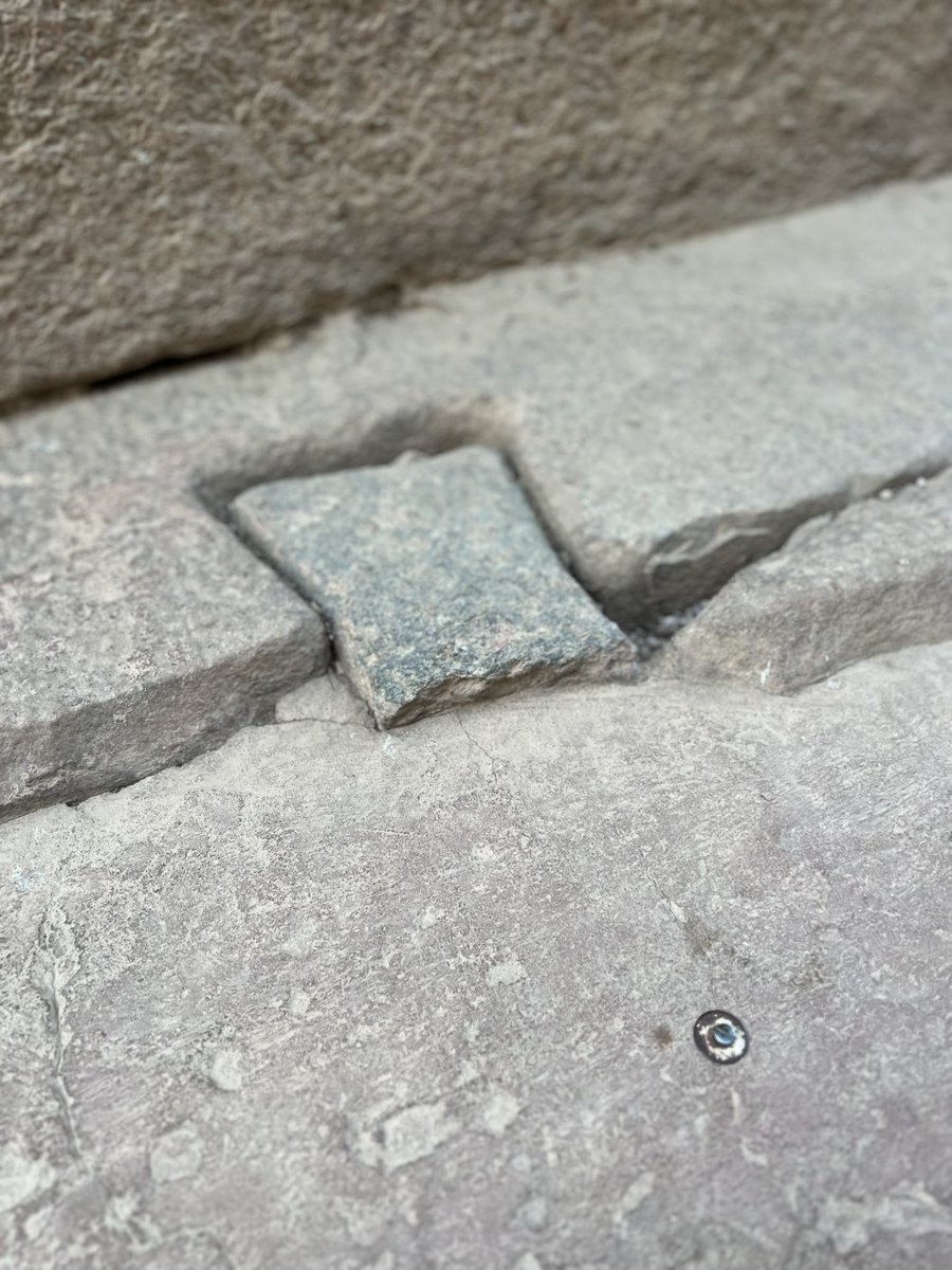 AncientLithics's tweet photo. @ScottSmialkowsk @shipibospirit Here’s another one Scott. 
the same temple, different keystone. https://t.co/B3VlGTp013