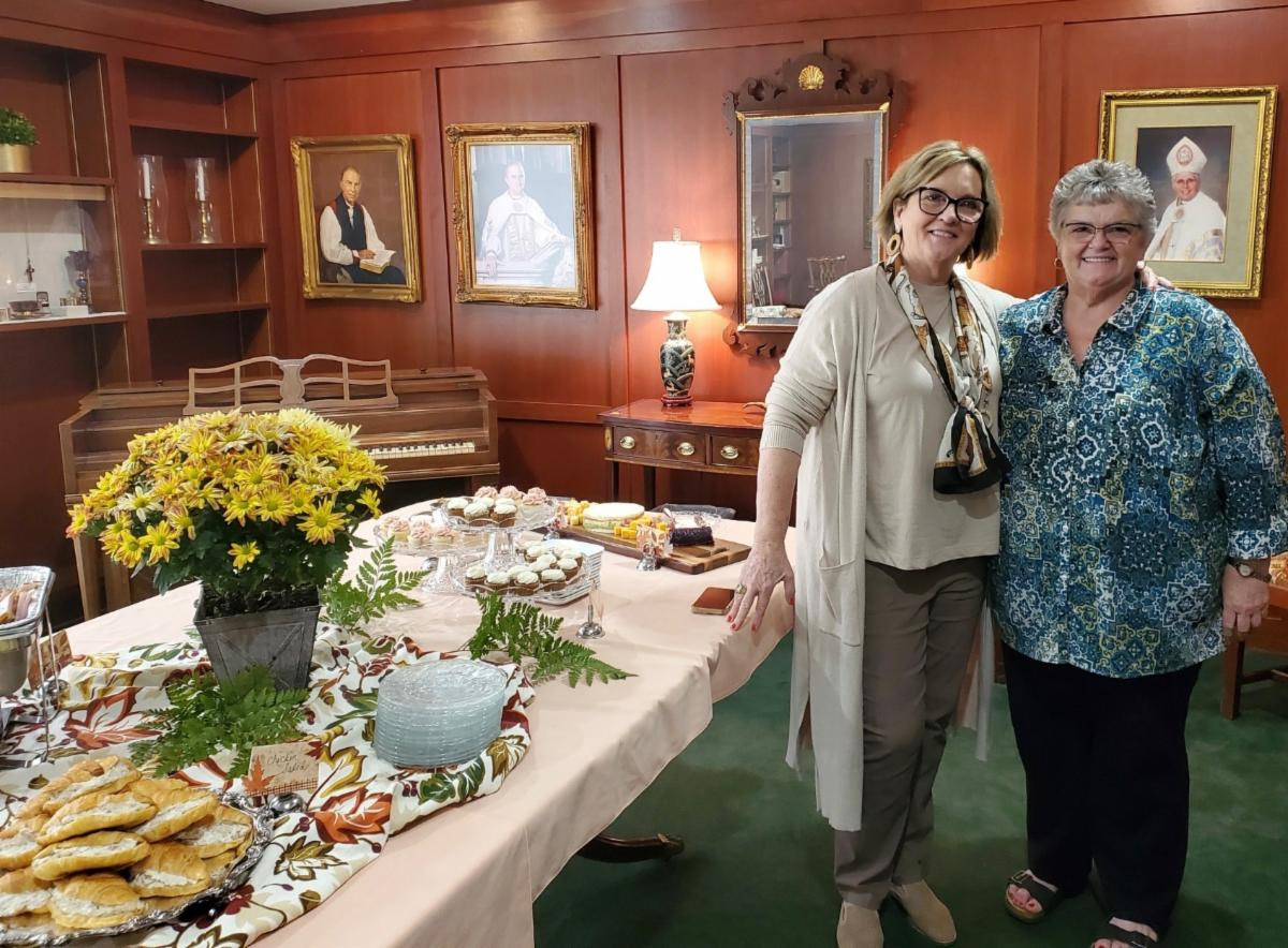 DioceseFL's tweet photo. Last month, we came together to honor and celebrate Vickie Haskew's 25 years with us. Her contributions have made a lasting impact, and we're immensely grateful for her. We wish her all the best in her future adventures and a long and enjoyable retirement! https://t.co/icdHKNiAmT