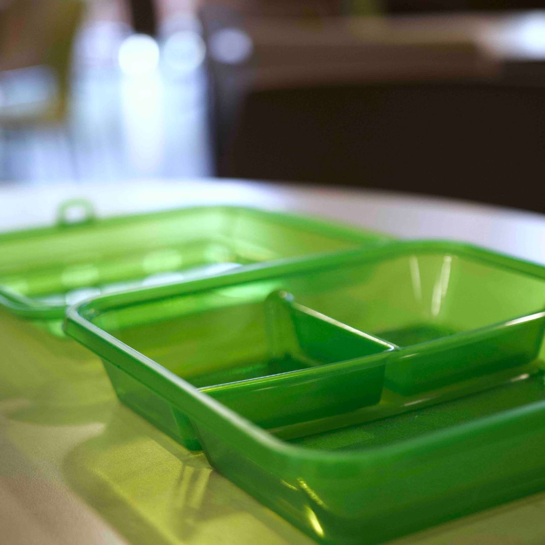 Hey Hilltoppers! This is a friendly reminder to return your Ozzi containers to Hilltopper Hub before you head home for winter break. Thank you for making a positive impact on campus by participating in our Ozzi reusable container program! #wku #wkurg #sustainability #planetozzi