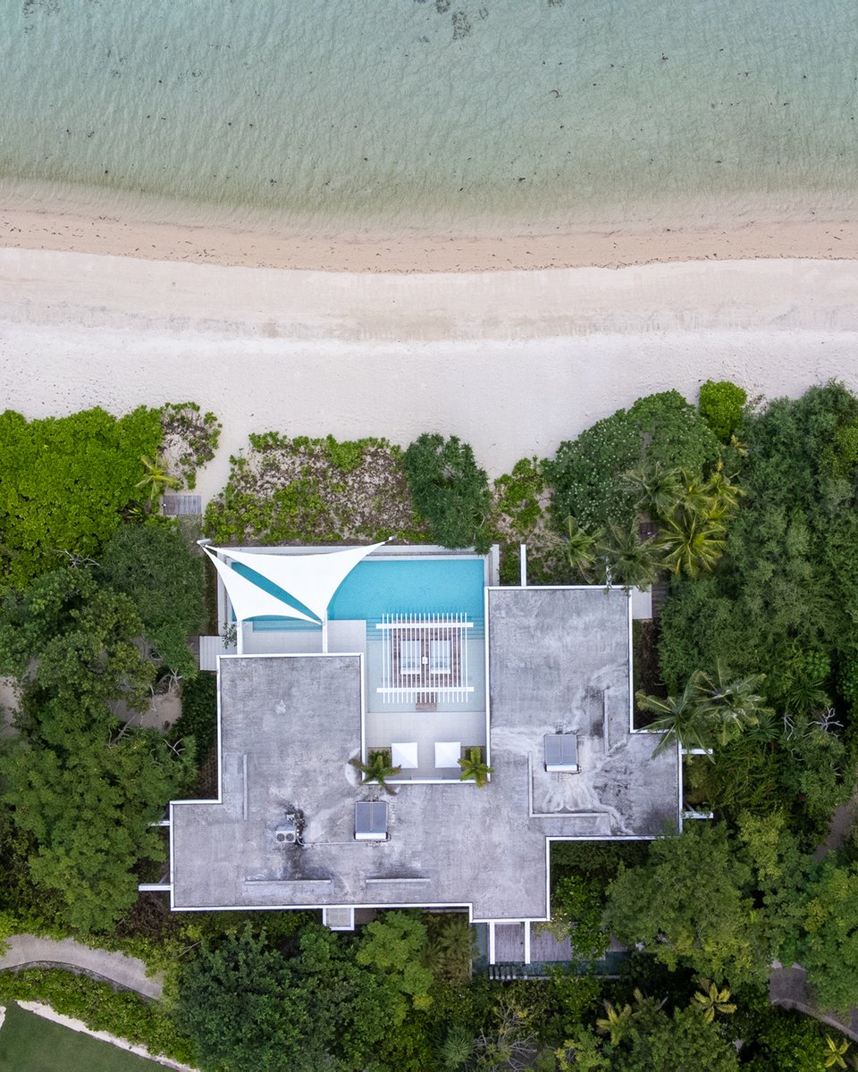 ExploreCookson's tweet image. From a trip in the Philippines last month, on an exclusive private island with its own amphibious boat, heli pad, tennis courts and a golf course. Located in the middle of a protected marine sanctuary, the surrounding crystal-clear water is thriving with unique marine life.