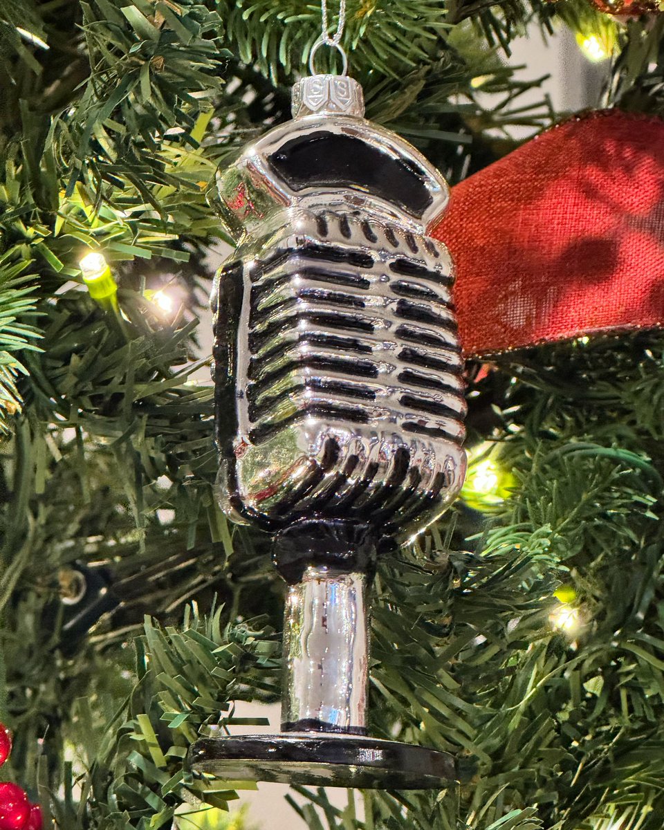 School PR Happy Hour 🎙 tweet media