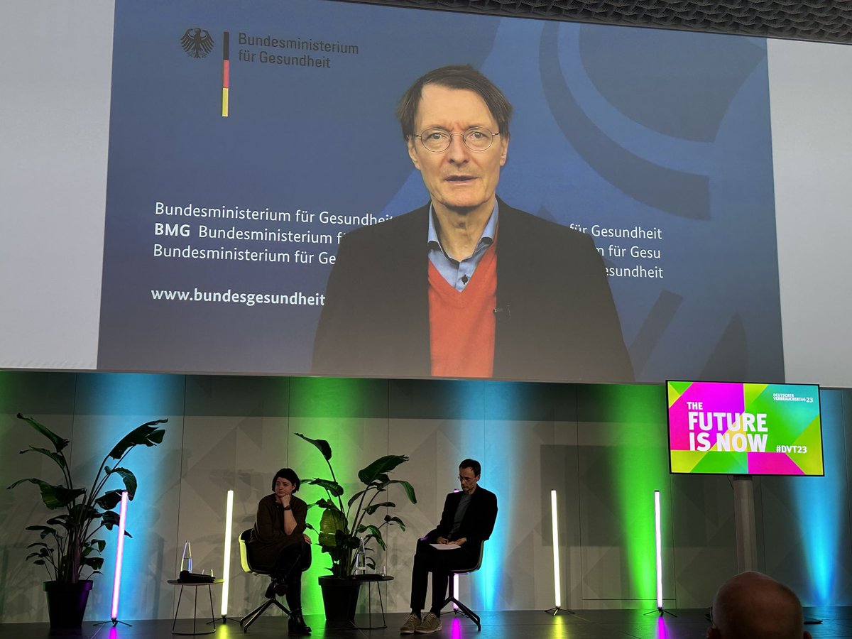 franka_kuehn's tweet photo. ⁦Gesundheitsminister @Karl_Lauterbach⁩ ⁦@BMG_Bund⁩ beim Deutschen Verbrauchertag #dvt23 des #Verbraucherzentrale Bundesverbands @vzbv: #KI wird die Pflege unterstützen. Aber nicht Empathie ersetzen https://t.co/Dx9D5AICHm