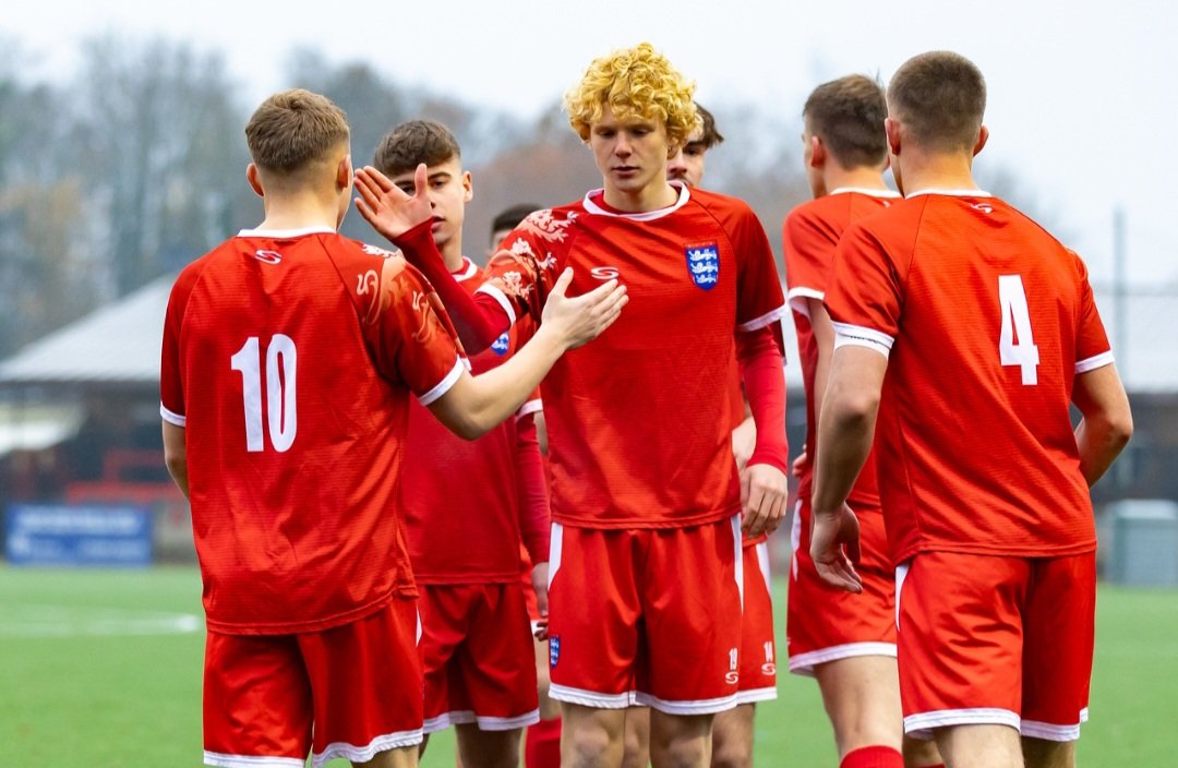 ECFA12's tweet image. ℹ️ OFF TO A FLYER

Our 2023/24 @ECFA12 men's team kicked off their season in style, with a 4-1 victory against a @FutureEliteS side yesterday.

Thanks to our hosts for a fantastic day.

Next up are @isfafootball at St George's Park in December ⚽️