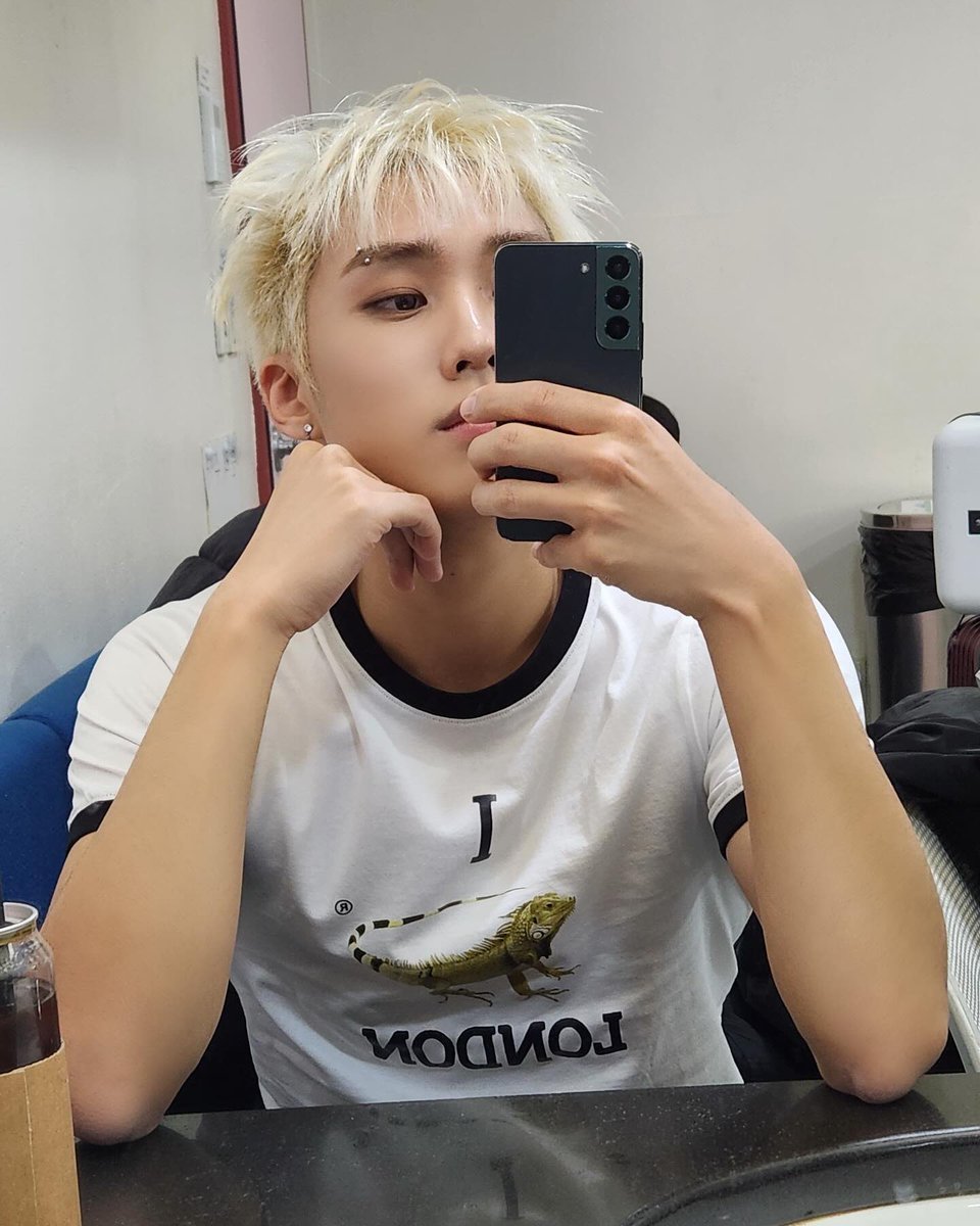 J0SHNNY's tweet photo. EU TÔ ME TREMENDO TODA JACOB BAE https://t.co/dkwFzN4l8U