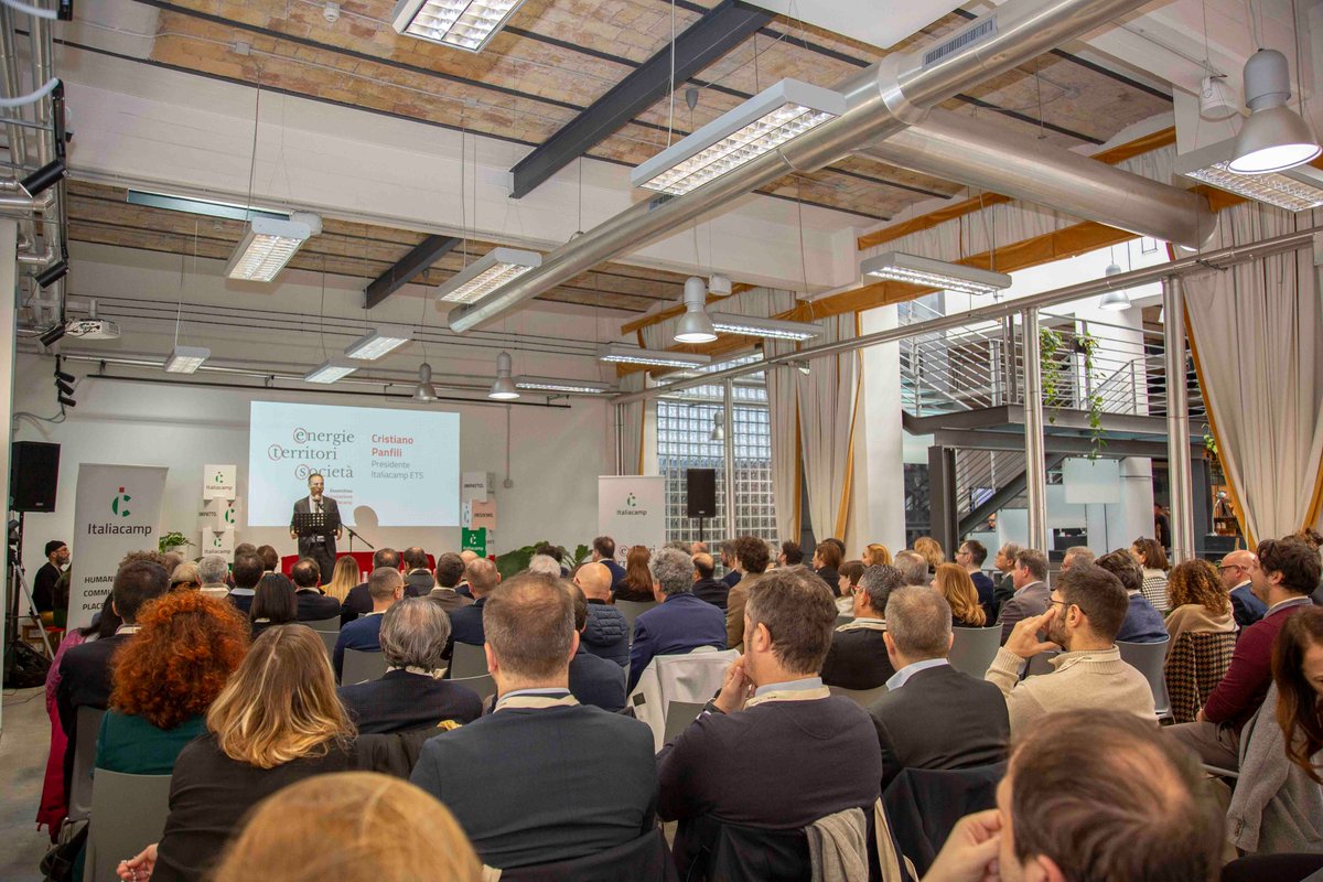Italiacamp's tweet photo. 🟩 Sabato scorso, si è svolta l’assemblea dell’Associazione Italiacamp che dal 2023 è diventata un #ETS. Un passaggio non solo formale ma la conferma della capacità dell'Associazione di rispondere a sfide sempre nuove, accogliendo il cambiamento nel segno della continuità. https://t.co/e4Z5lq5o46