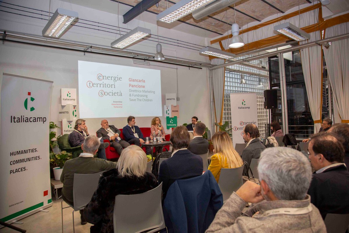 Italiacamp's tweet photo. 🟩 Sabato scorso, si è svolta l’assemblea dell’Associazione Italiacamp che dal 2023 è diventata un #ETS. Un passaggio non solo formale ma la conferma della capacità dell'Associazione di rispondere a sfide sempre nuove, accogliendo il cambiamento nel segno della continuità. https://t.co/e4Z5lq5o46
