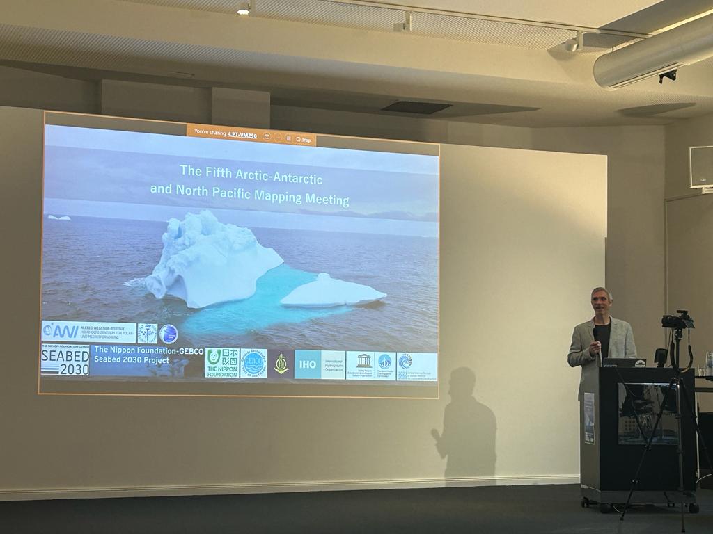🇩🇪 This week we’re in Bremen for the Fifth Arctic-Antarctic and North Pacific #Mapping Meeting!

Hosted by #Seabed2030's Southern Ocean Regional Center and #Arctic and North Pacific #Ocean Regional Center.