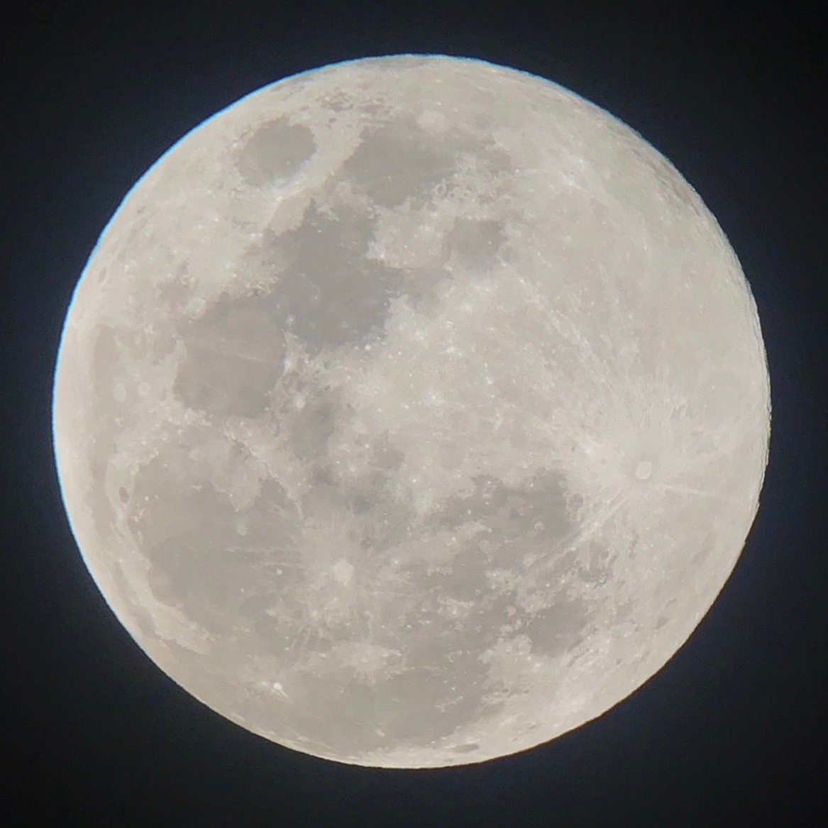 ดวงจันทร์วันลอยกระทง 
27 พฤศจิกายน 2566

สุขสันต์วัน #ลอยกระทง ทุกท่านครับ