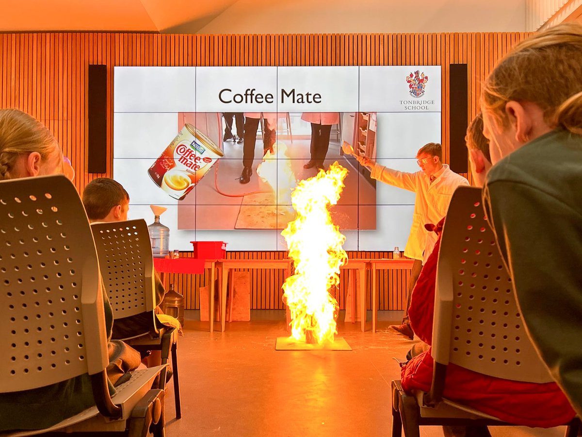 TonbridgeUK's tweet photo. Science for Schools sees pupils from 12 local primary schools take part in fun and exciting science sessions. Tonbridge students are trained to help manage these sessions, developing their leadership skills at the same time. #schoolstogether #powerofpartnerships @ISC_schools https://t.co/XrTGqDvT6H