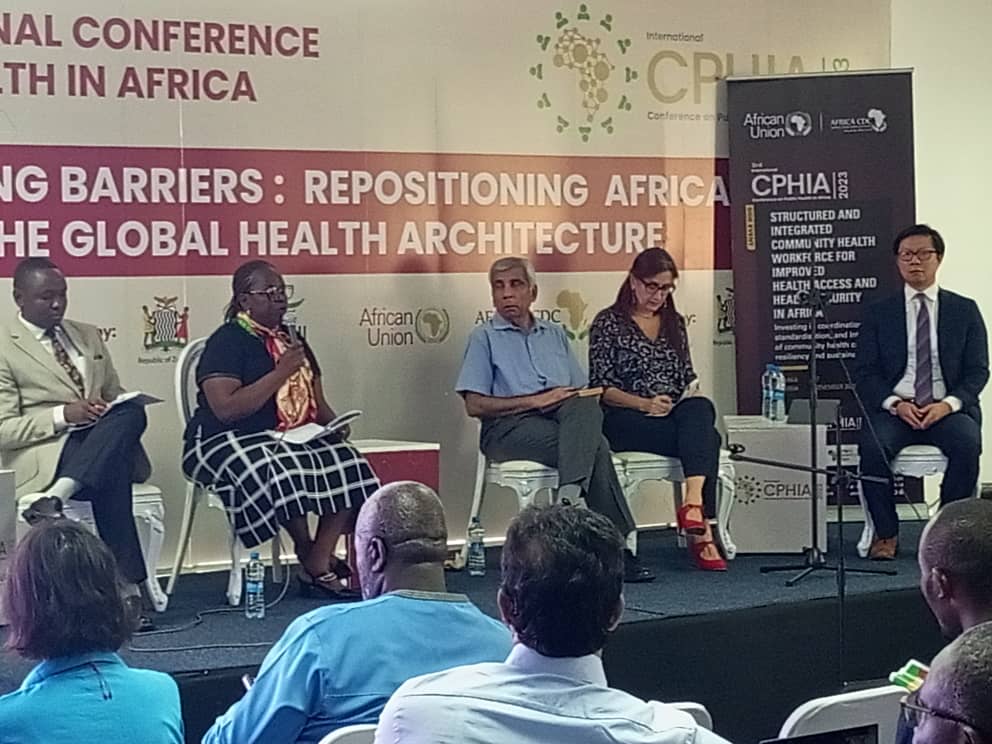 Frontline1st's tweet photo. Zambia has launched a national health strategy with a focus on #communityhealth
The community health component will enhance investments in #CHWs and ensure they are adequately trained and equipped to deliver quality healthcare.
- Rep, Zambia's Min, of Health. #CPHIA2023 https://t.co/d7pqhptYpP
