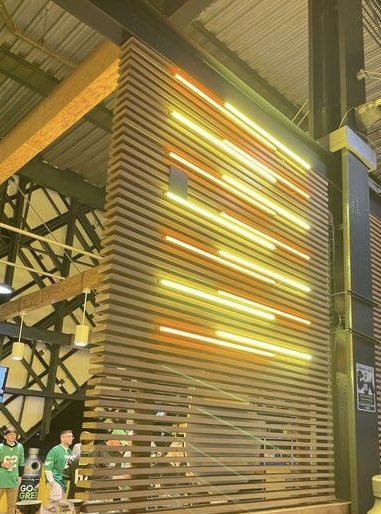ZLEDLighting's tweet photo. It's all a #glow of Magnillumen Plus Illumination bars in amber & yellow at Arnold Palmer Spiked Bar & the @grancoramino Tequila
by @kevinhart4real
at @LFFStadium
home to @philadelphiaeag
πΈπΉπ‘β‘οΈπ¦
π
#zledlighting #magnilumen #HardWorkTastesDifferent
#FlyEaglesFly #cheers https://t.co/e8A3PGJiav