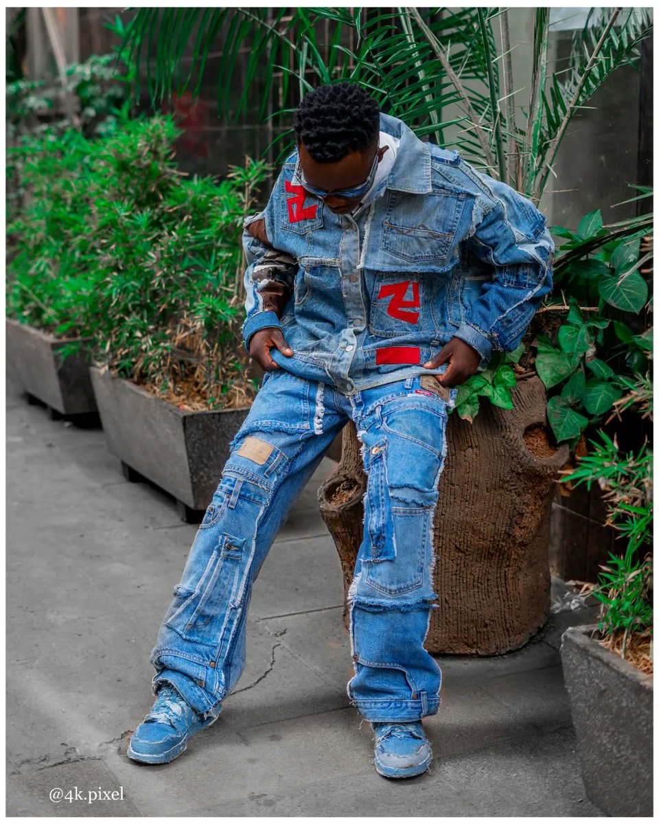 ArtPatchwork's tweet photo. Denim patch jeans .this is basically recycling old jeans to make a perfect patch on another denim pant.
@3000 bob for the full outfit
 Call 0774448356/0736711399 https://t.co/advnvRwLti