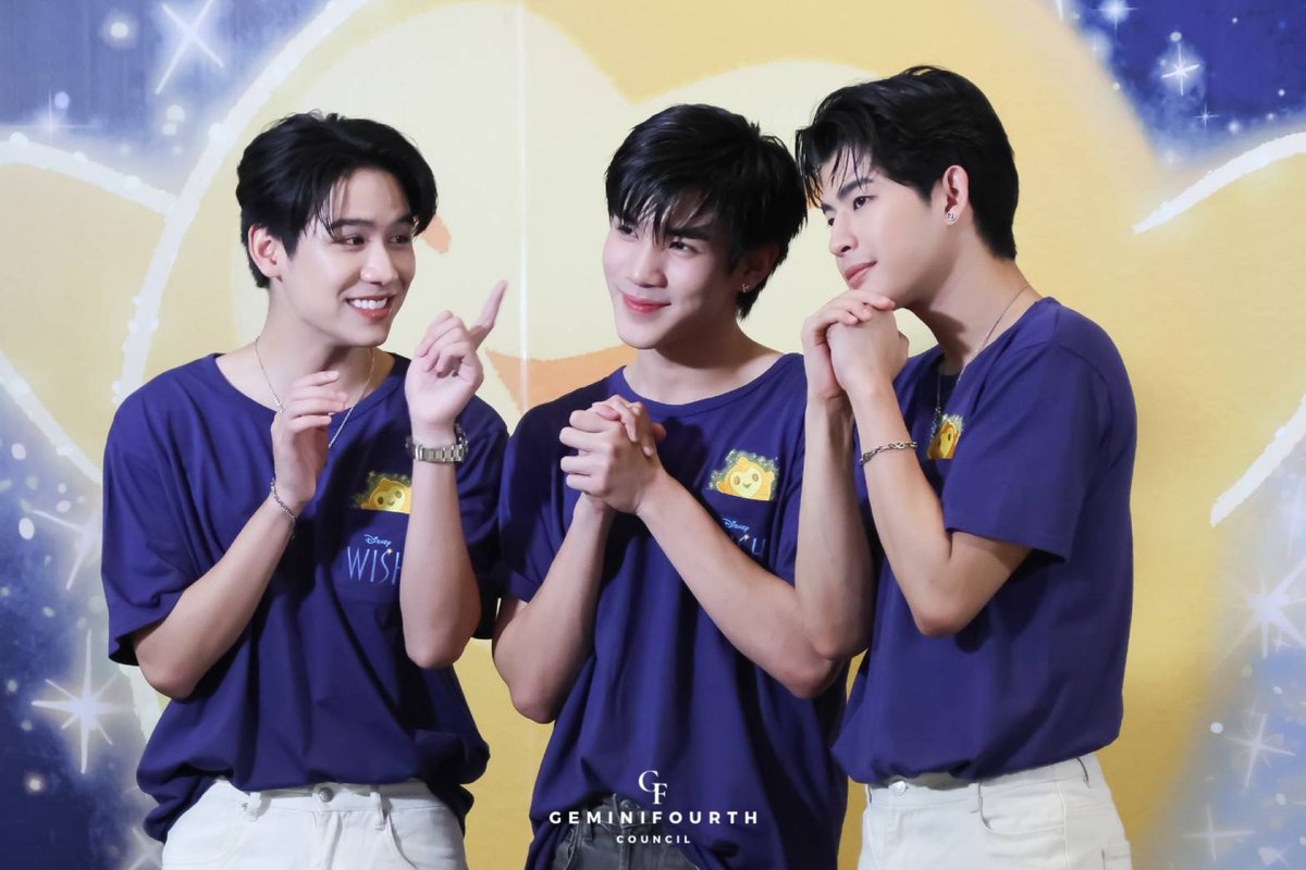 GeminiFourth_CC's tweet photo. โก๋ตังหันมาเห็นโก๋โฟ้ด โก๋มาร์คขอพรอยู่ค้าบบบบบ โซคิ้วววว ✨⭐️🥹🫶🏻

#SFxFourthSatangMark
@tawattannn #Fourthnattawat #โฟร์ทณัฐวรรธน์ https://t.co/dwuk3EWfGj