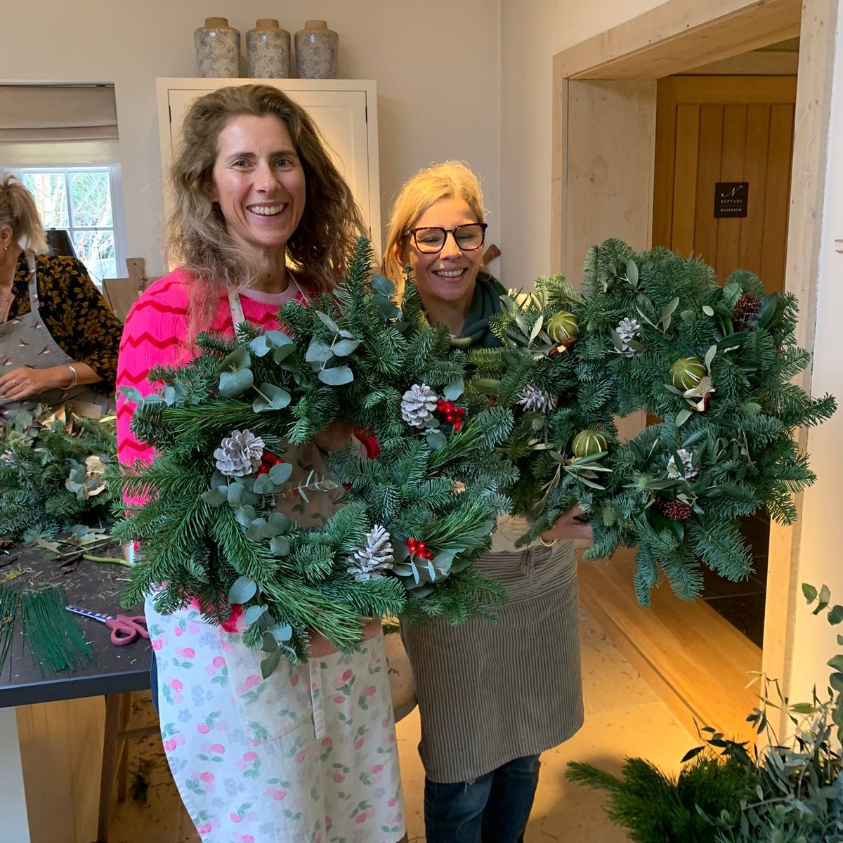 We can't wait to be back at the wonderful Neptune  #Farnham this week for some more fabulous festive #wreathworkshops 🎄
Thursday 30th November; 10-12am and 2-4pm
For details and to book: moutan.co.uk/workshops/ or call us on: 01252 718803