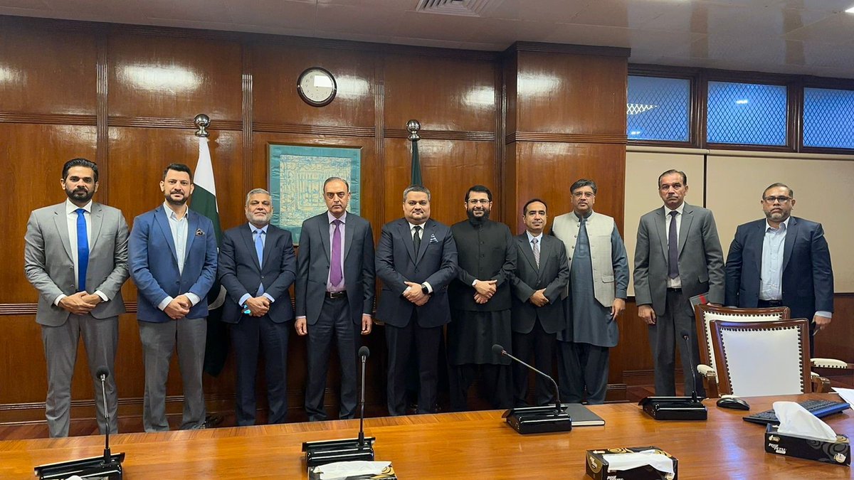 PASHAORG's tweet image. .@StateBank_Pak Governor Meets with P@SHA and IT Industry Representatives to Address Payment Facilitation Challenges 

Governor State Bank Assures the #IT Industry of SBP&apos;s Commitment to Resolving Payment Facilitation Issues and free movement of 50% USD retention. 

In a…