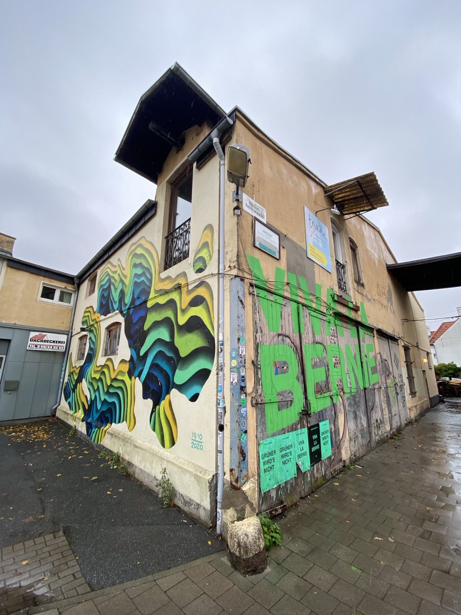 ADressel's tweet photo. Das könnte ein #ShareDeal fürs Gemeinwohl werden😉👍 - Lawaetz-Stiftung könnte Kreativ-Hof ⁦⁦@vivalabernie_eV⁩ kaufen, Nutzer können Pächter werden. Jetzt ist die Stadtgesellschaft gefragt, mit Sozial-Krediten &amp; anderen Unterstützungen zu helfen.Wir begleiten das weiter. https://t.co/geCLorc6CD