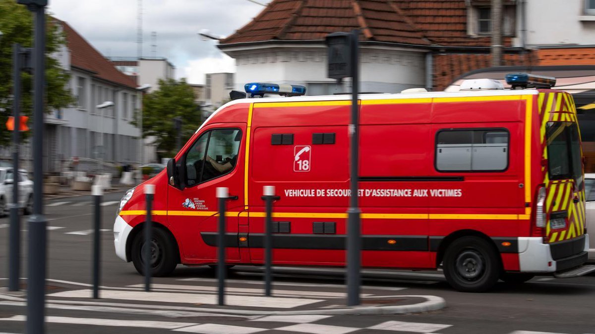 Tentative de car-jacking : un homme sérieusement blessé au couteau à Méricourt lavoixdunord.fr/1401664/articl…