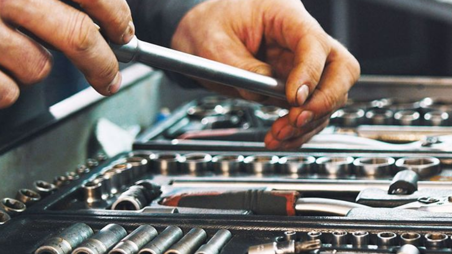 FIATofWH's tweet photo. Visit the Service Center at Alfa Romeo FIAT of Winter Haven for all your vehicle service needs! Find coupons to save money on services and parts like tires, oil changes, batteries, and more: https://t.co/TzChJeZDdY  Se habla espanol #GetAmericaRollingAgain #LPK https://t.co/dL2xtOdCUT