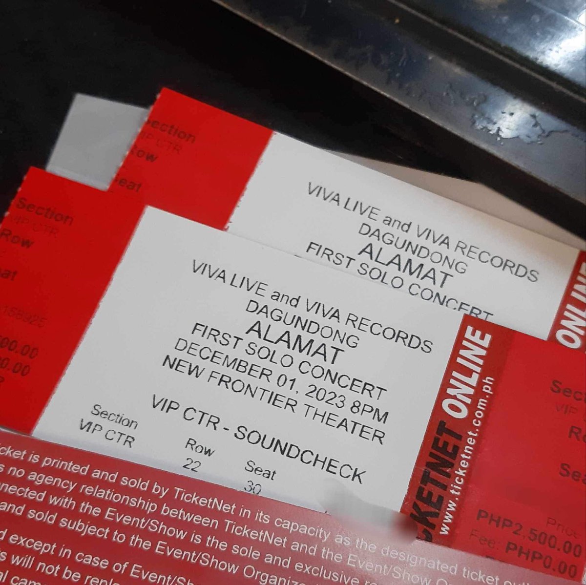 mcdanigan's tweet photo. 🎫 AVAILABLE: DISCOUNTED TICKET!

WTS LFB ALAMAT DAGUNDONG CONCERT

✨Details:

•Seat: VIP Center, Row 22, Seat 30 
•Discounted Price: Php 2,000 
•Meet-up: Dec. 1, New Frontier Theater

RFS: I got an SVIP seat yay! 

Thank you! #ALAMATConcert https://t.co/0tL63s3LHr