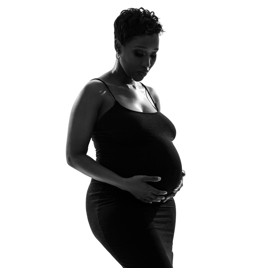 Reagile Kopi recently took to her Instagram account to joyfully announce the wonderful news that she is eagerly anticipating the arrival of their first child.

Congratulations to the star.