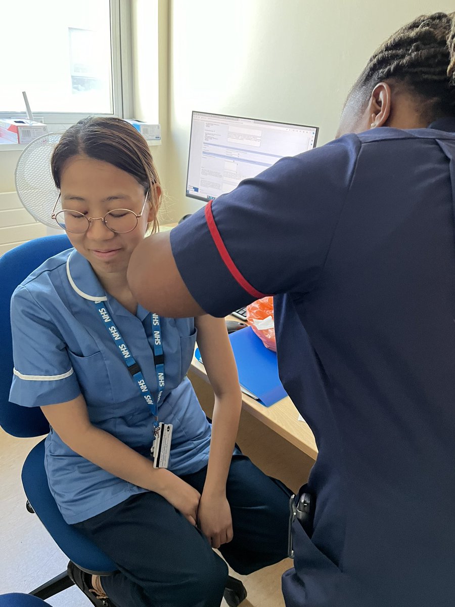 NurseTheresia's tweet photo. Stopping flu starts with you, flu 💉clinic on Norfolk this morning #BeWinterStrong #TeamMedicine @UHP_NHS @howes_nat @DerrifordNurses @ https://t.co/XAaGRFUB9y
