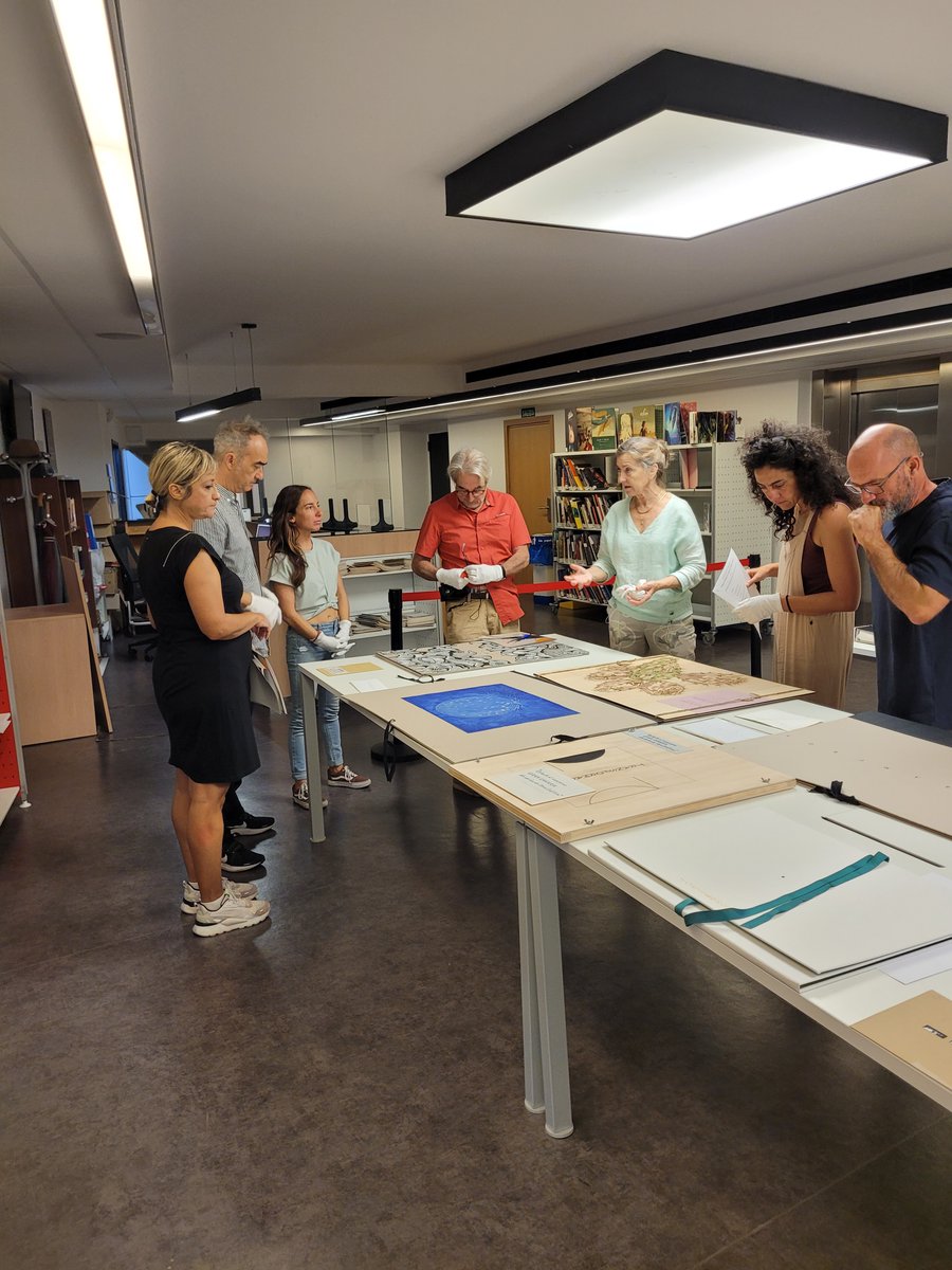 ArtesPlasticasG's tweet photo. EL pasado jueves 23 de noviembre tuvo lugar en la Biblioteca Insular la elección del ganador de Series Obra Gráfica 2023 🙌. https://t.co/hZOjnMoqIV