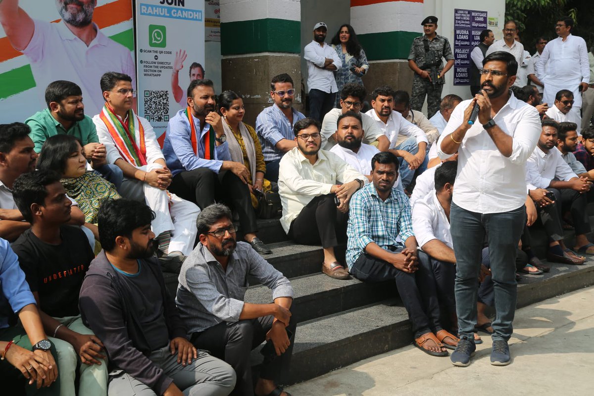 VenkatBalmoor's tweet photo. #TSNSUI organised an interactive session with unemployed youth and #Tspsc aspirants. Shri @SachinPilot ji as chief guest, Shri @kanhaiyakumar ji as guest attended the session held at Gandhi Bhavan. Ashok sir was also present as representative of the students.
#TelanganaElection2023 #TelanganaElections2023