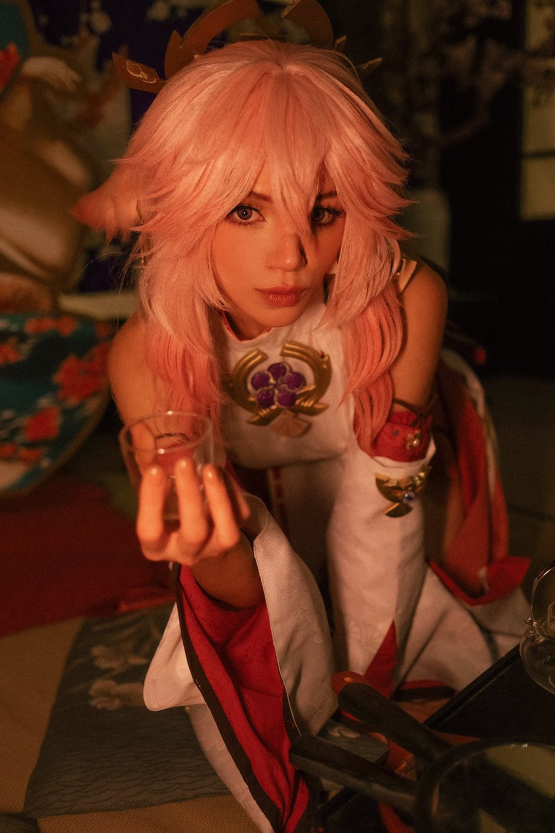 Would you like to have a drink with me?🩷

#GenshinImapact #YaeMiko