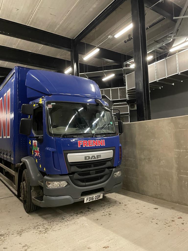 Swansea arena late night delivery #swansea #southwales #frennitransport