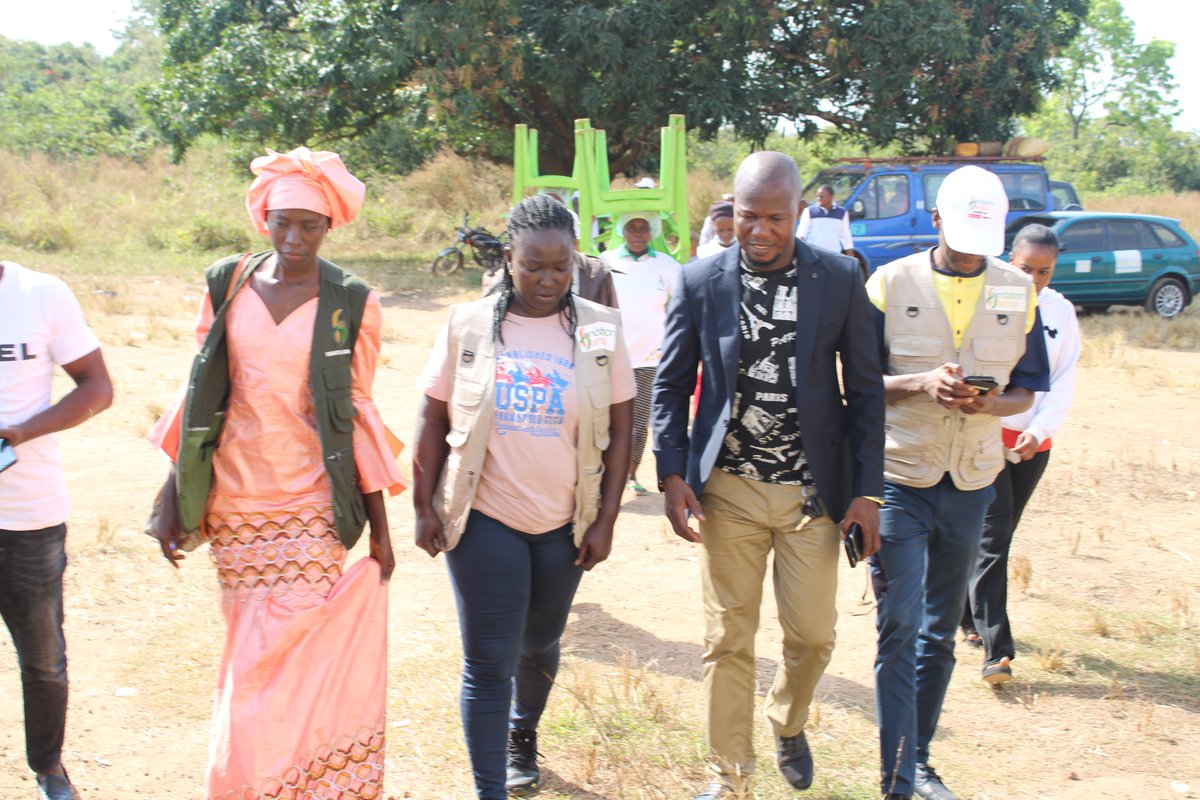 Jamilafondation's tweet photo. By strengthening our local community partnership, we're dedicated to improving women's lives and promoting sustainable development. 🌟 #SPI_TGC #EmpoweringWomen #CommunityDevelopment #SustainableImpact sponsored by #RioTintoSimfer @Presidence_gn @DyingMan12  @PrimatureGN https://t.co/UQJ6wVYtm6