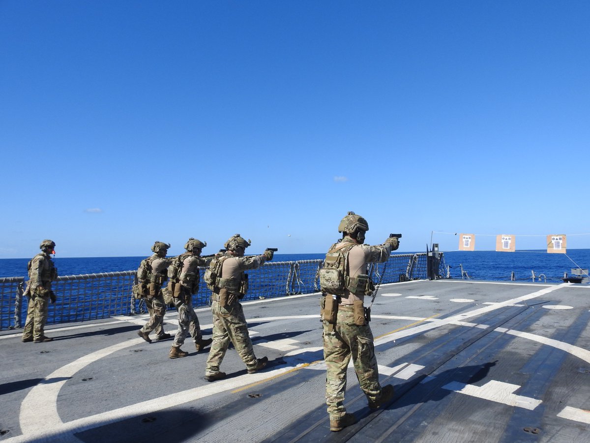 tcsavunma's tweet photo. Libya açıklarında bulunan TCG GÖKOVA personeli, Türk Deniz Görev Grubu kapsamında “Hafif Silah Atış Eğitimleri” gerçekleştirdi.

#MillîSavunmaBakanlığı https://t.co/JTBCuXzqph