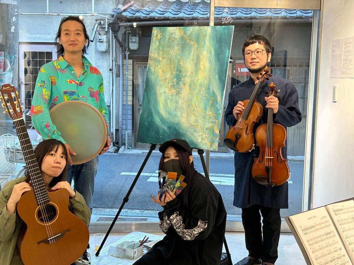yukiko_makino_'s tweet photo. 昨日の今里JITSUZAISEI galleryでのコラボライブからお裾分け動画🎥

2023.11.26

painter 10rc0

LuLu
guitar 牧野由希子
vln,vla 秦進一
darbukka,per 森内清敬

at JITSUZAISEI gallery https://t.co/zNRPtwZv9Z