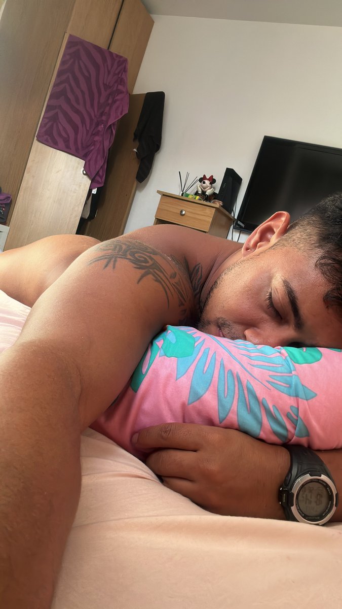 JoshepOf's tweet photo. ��Quién duerme conmigo?

#man #men #latin #latino #moreno #sexy #pics #picoftheday #adult #onlyfans #onlyfanspromo #ofjoshep #hotguy #handsome #hotmen #hot #gay #guy #sexyman #hotman #nude #nudeman #bottom #peach #bed #bedroom https://t.co/PSCRRVEYd9