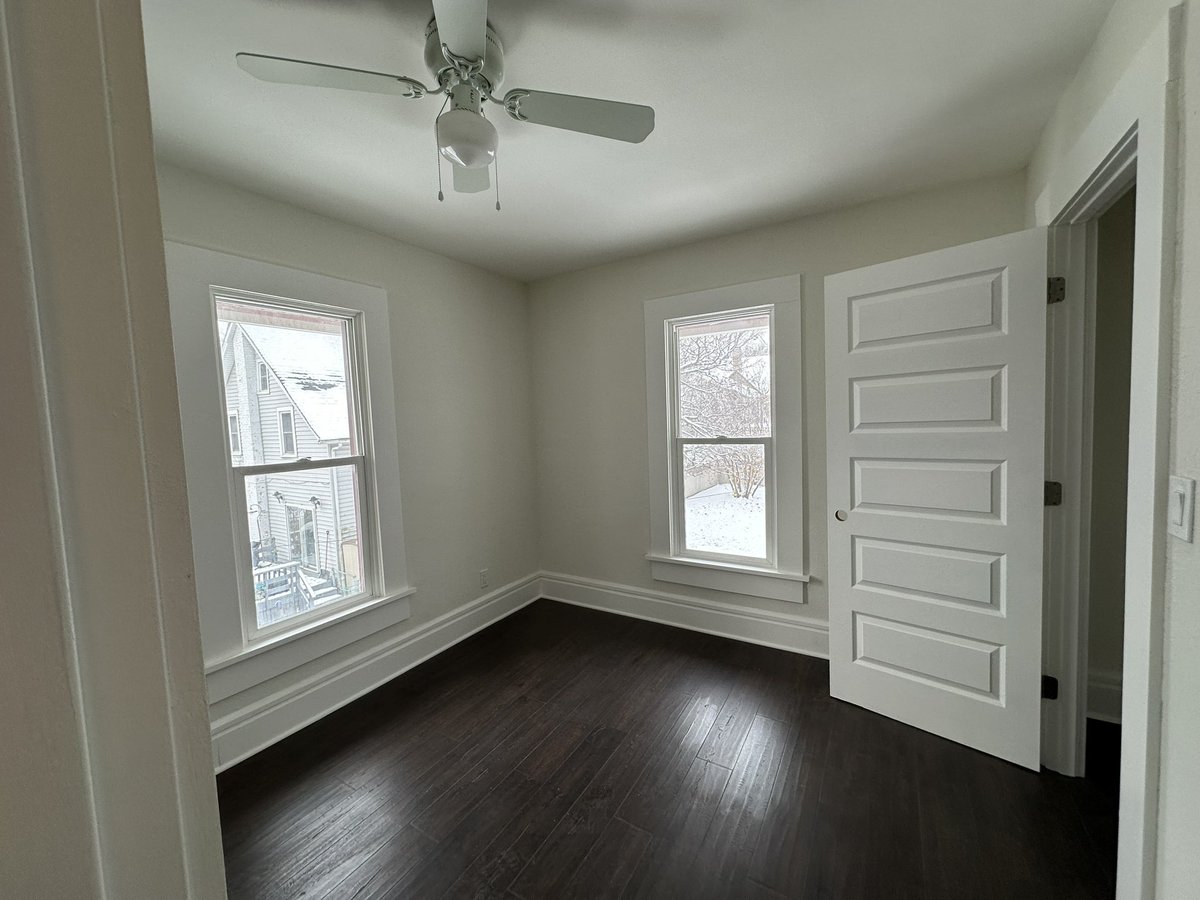 Female Flipper tweet media