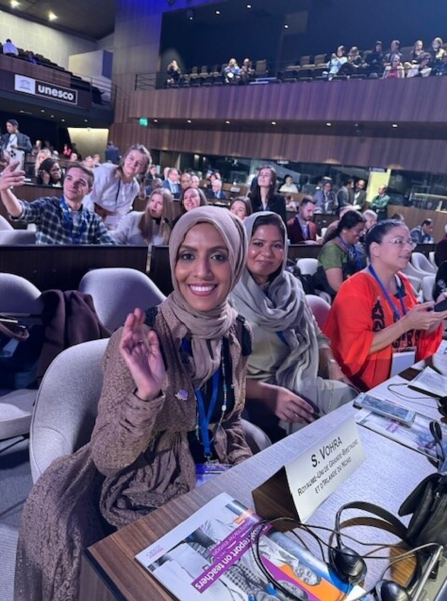 PhD student @ShafinaVohra has been named a global top ten teacher in the Global Teacher Prize 2023. 🎉 “I still can’t believe I was standing on a UNESCO stage facing a global audience of education ministers and delegates from all over the world. [It] still hasn’t sunk in.”