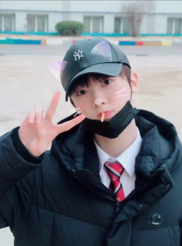 bdd__bdd's tweet photo. 이거 닮음ㄷㄷ https://t.co/08PqJYoUGJ