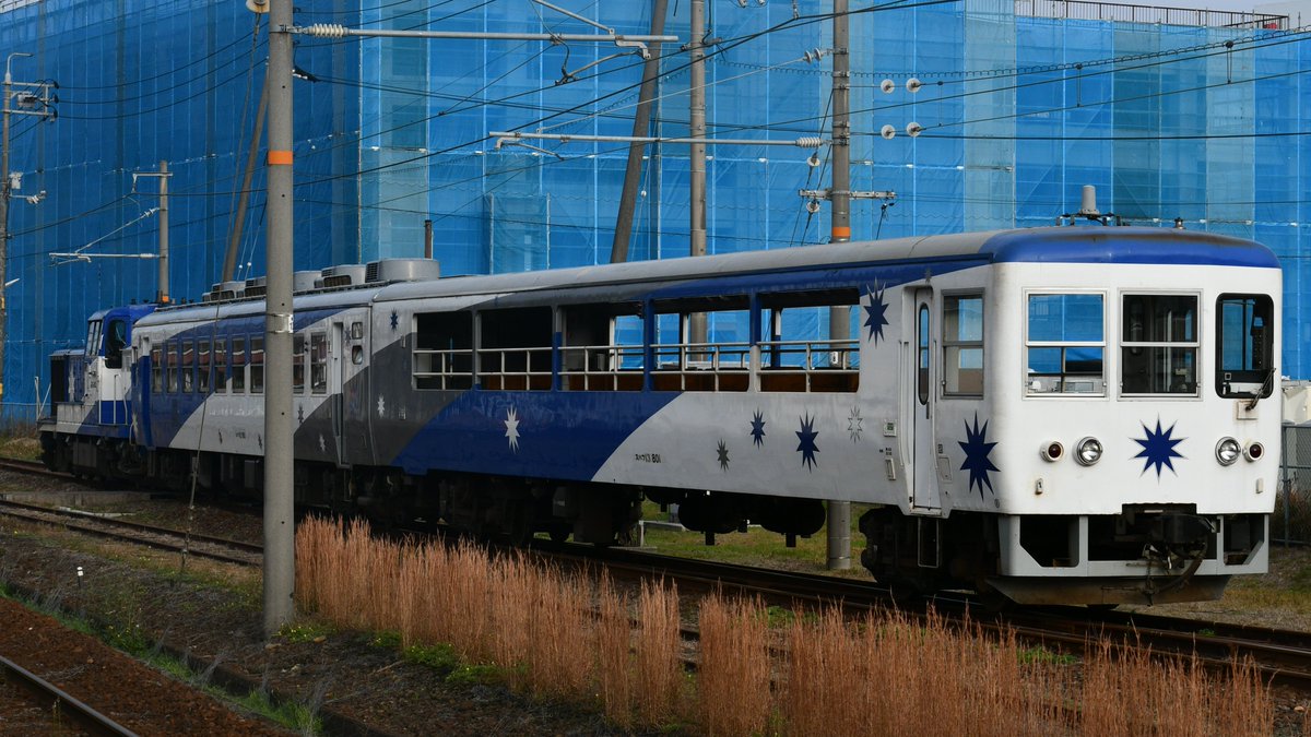 走る鉄バス tweet media