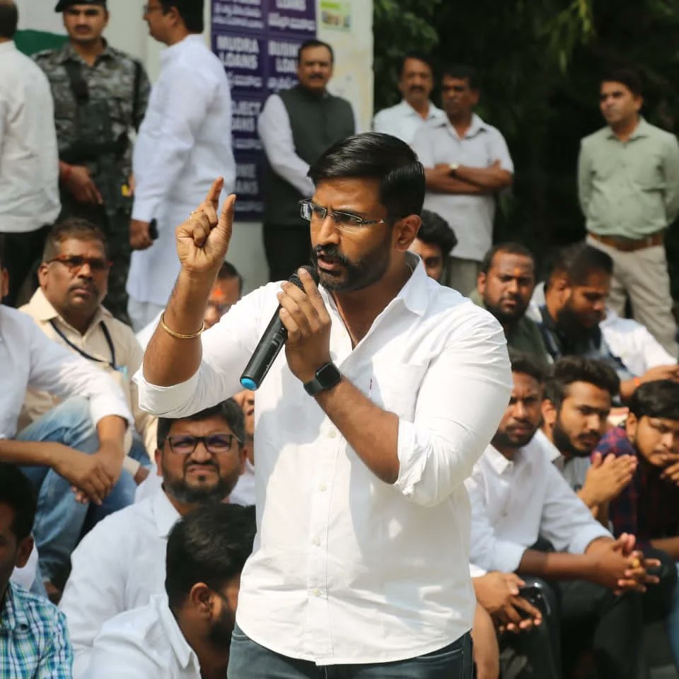 TSNSUI's tweet photo. #TSNSUI organised an interactive session with unemployed youth and #Tspsc aspirants. Shri @SachinPilot ji as chief guest, Shri @kanhaiyakumar ji as guest attended the session held at Gandhi Bhavan. Ashok sir was also present as representative of the students.
@VenkatBalmoor https://t.co/uzSonR1Dli