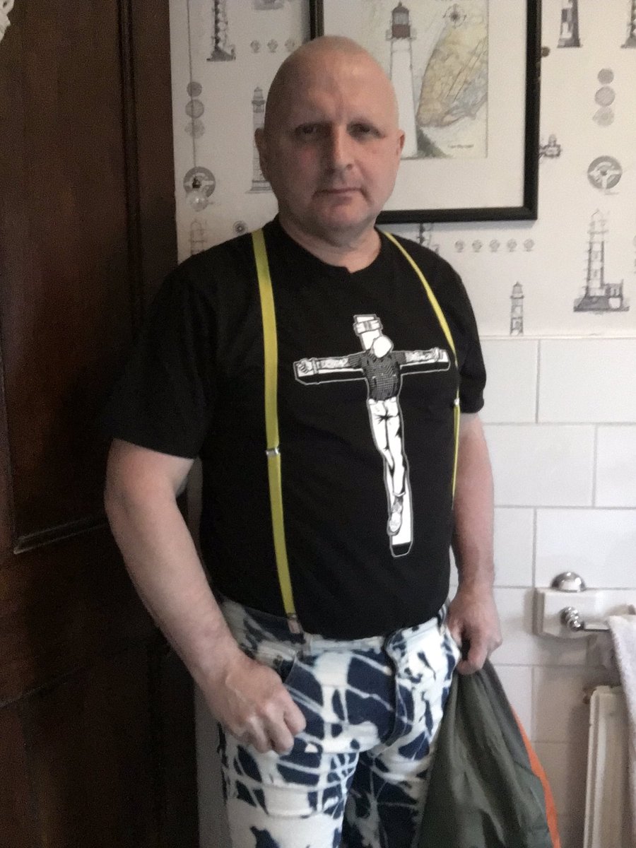 It’s back to smooth again this morning, and first time for the eyebrows.