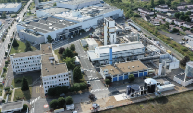 CFDTSanofiGroup's tweet photo. News Sanofi:
Ce jour 2 sites, Amilly Distribution et St Loubès sont en grève suite à l 'annonce de la direction de la cession de 3 sites de distribution en France à DHL. Amilly Distribution, St Loubès et Croissy Beaubourg. #sanofi #DHL #distribution #news #infos https://t.co/7giKm8JMKg
