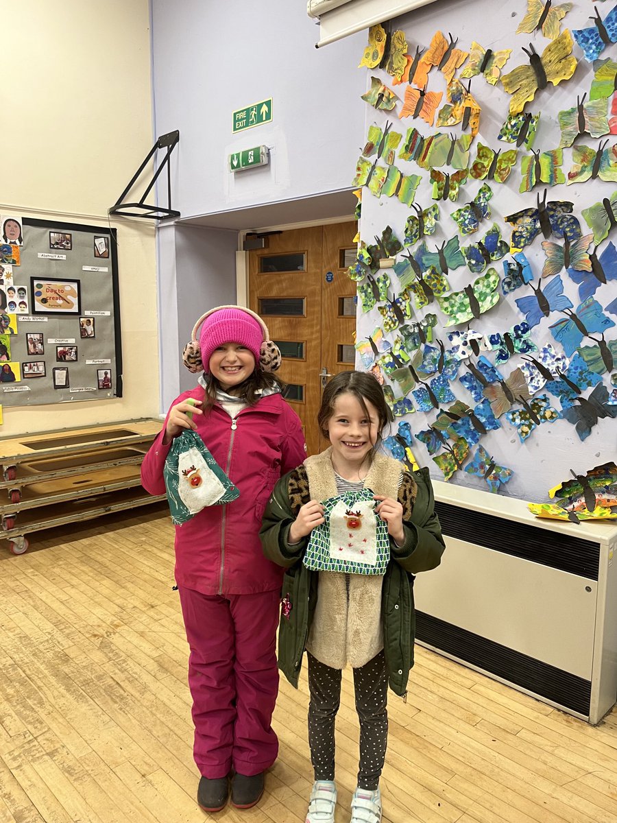 Balderstone_'s tweet photo. Festive Fun at Forest Church! 🦌🎄🧵🧁🎶⁦@BalderstoneSch1⁩ ⁦@BDBofE⁩ ⁦@cofelancs⁩ https://t.co/6lB2coBmpY
