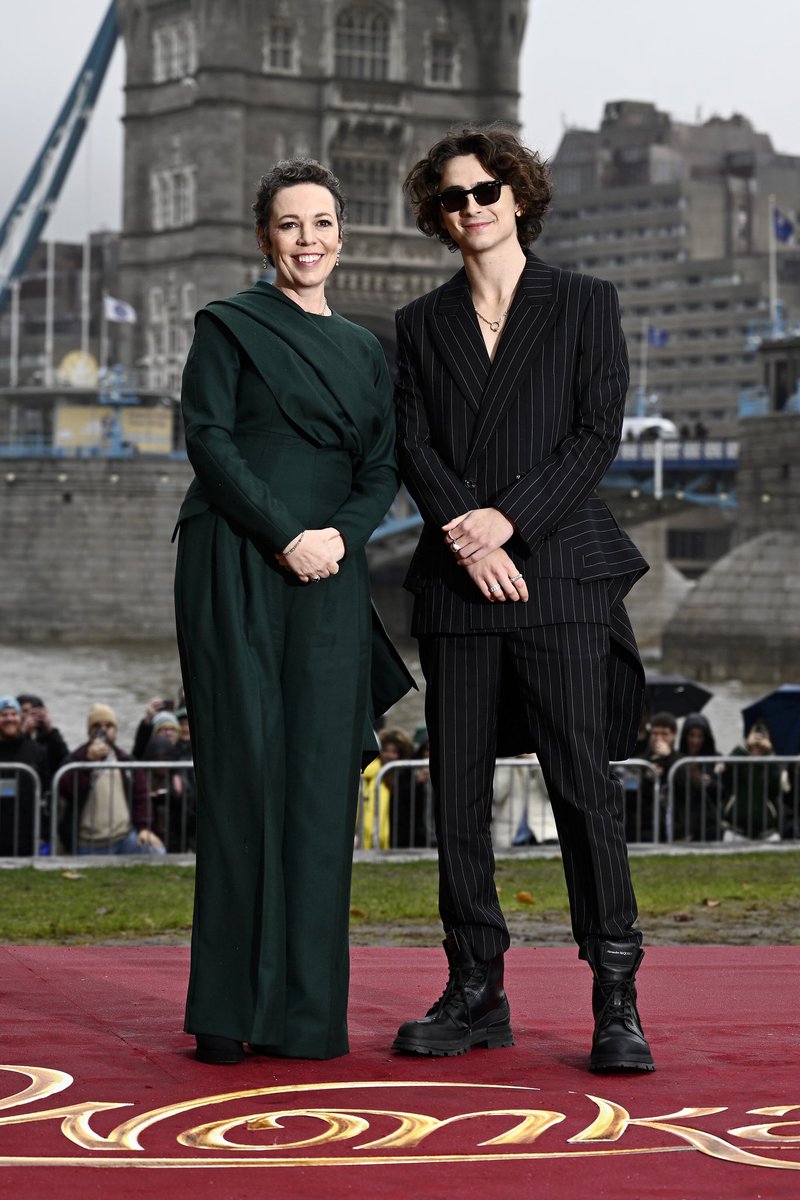 Olivia Colman Source tweet media