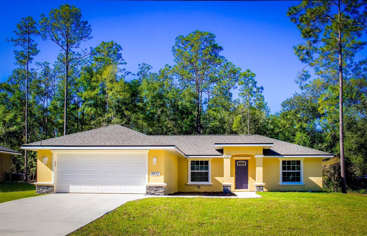 HomesByAnnDavid's tweet photo. It's #CyberMonday! We're offering this newly constructed 3 bed/2 bath home for $10,000 off list price. If you know someone shopping for a home, this is the deal you don't want to miss! #CitrusSprings #FloridaLife #ForSale #FloridaLiving https://t.co/hUSgBYYhDs https://t.co/5pfTWizCL5