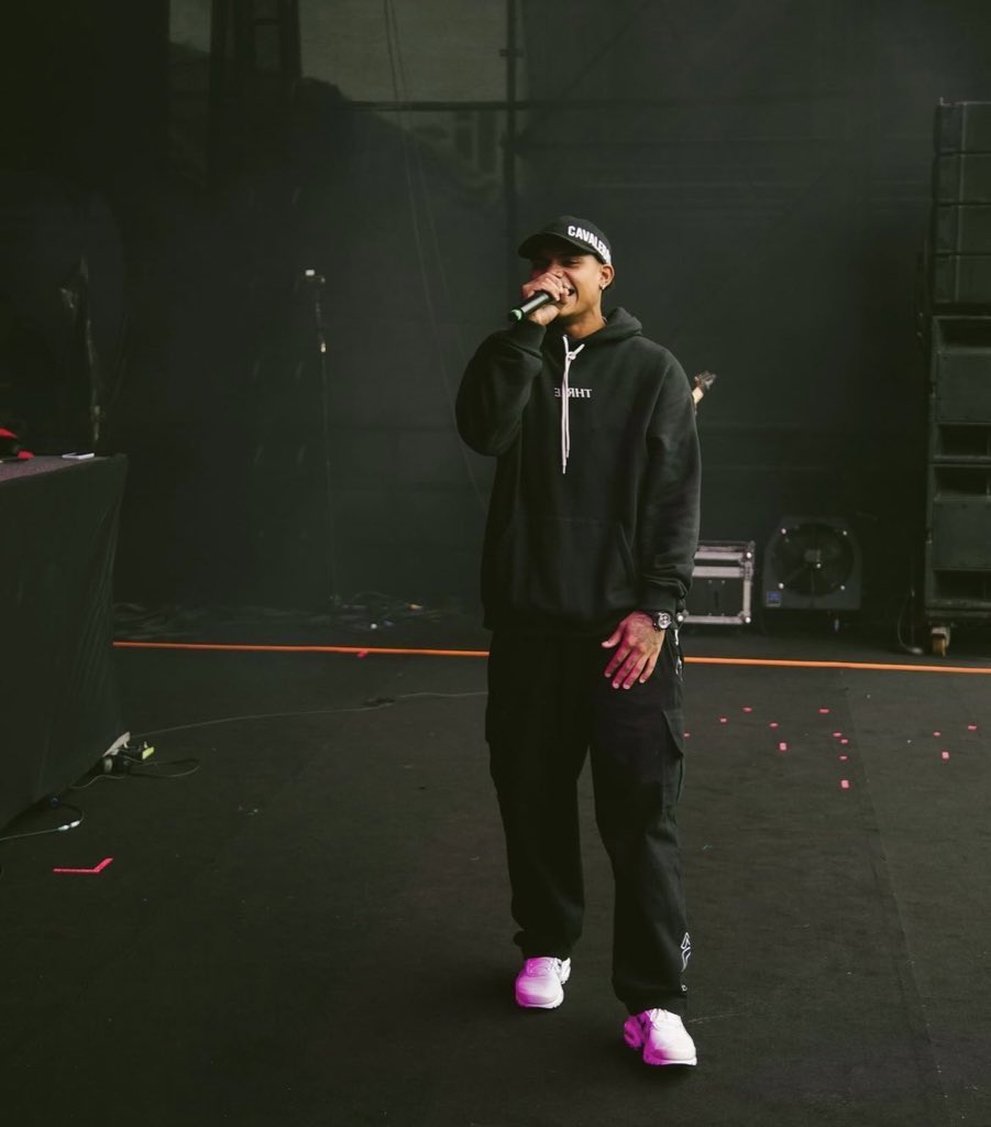threecompanytt's tweet photo. Danzo usando moletom e calça essentials na Boogie Week 💯🎰💫 https://t.co/HZ4ePpZuF7
