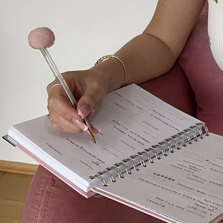 iceymuse's tweet photo. 🩰 | CANAIS GRATUITOS &amp; PLATAFORMAS ACESSÍVEIS PRA SE ESTUDAR FÍSICA.

🎫: gratuitos
🎟️: pagos https://t.co/jxoW5YSOiC